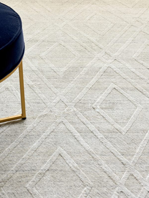 Cleo Modern Ivory Area Rug - Elegance Collection
