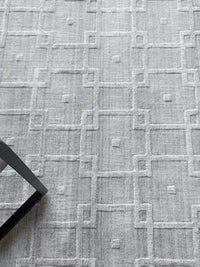 Cleo Modern Light Silver Area Rug - Elegance Collection