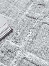 Cleo Modern Light Silver Area Rug - Elegance Collection