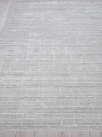 Cleo Modern Light Silver Area Rug - Elegance Collection