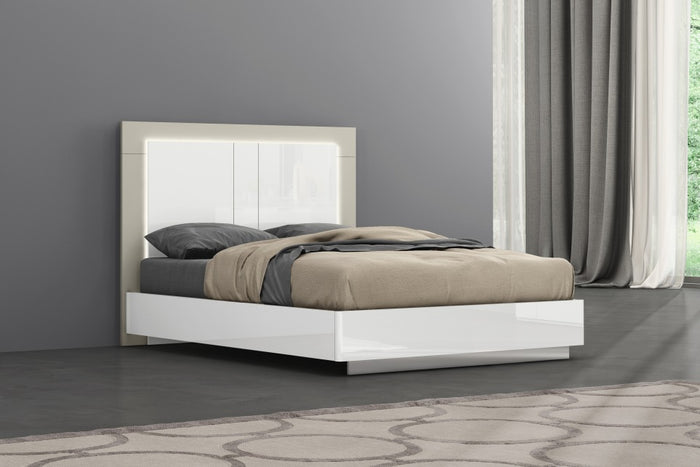 Lillianna White & Flannel Grey Bedroom Set
