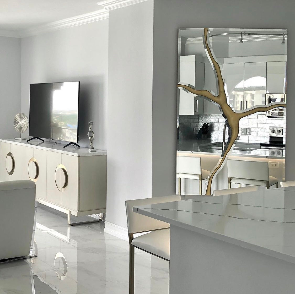 Kenia Credenza