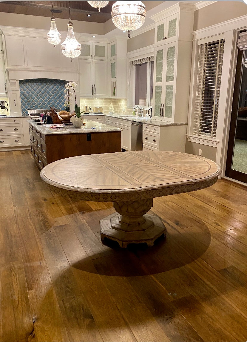 Classico 54in Round Dining Table with One 20'' Leaf