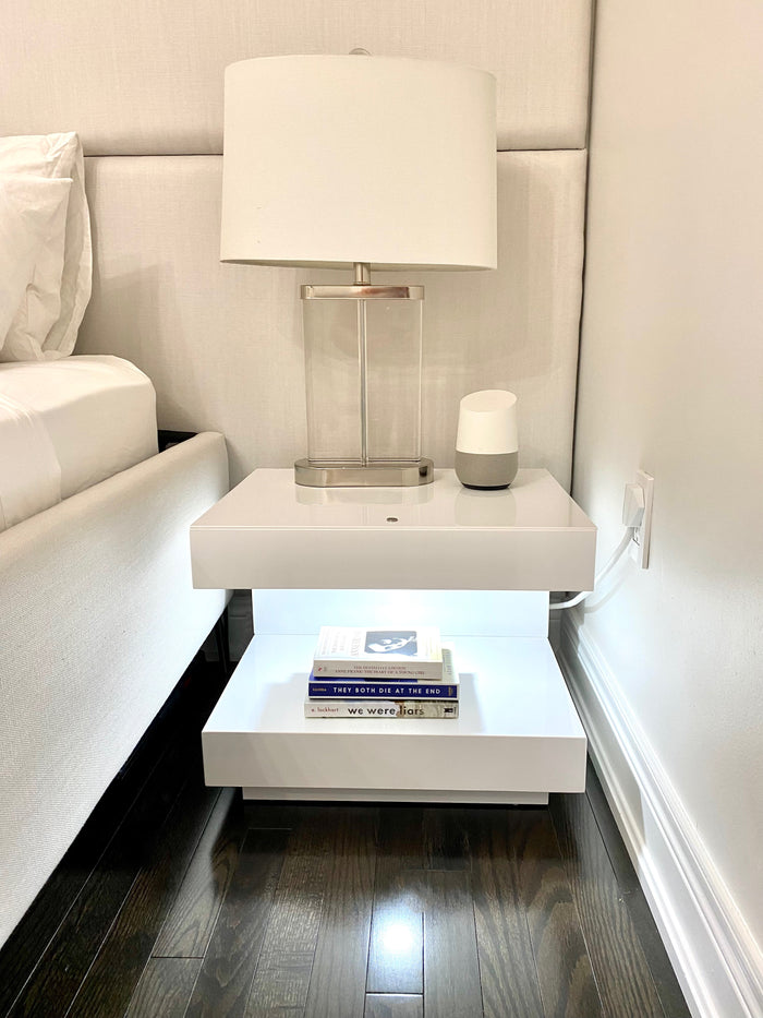 Calandra Modern White Glossy Lacquer Nightstand