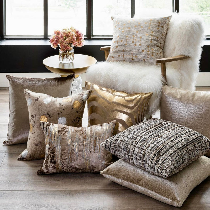 Pillows & Throws