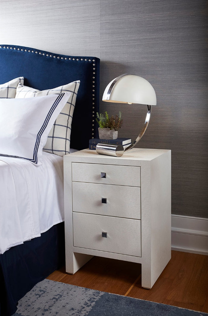 Kynlee 3 Drawer Grasscloth Chiffon White End Table/Nightstand