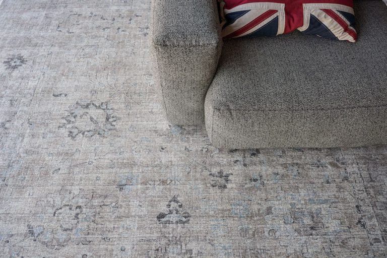 Timeless Hand Loomed Silver/Brown Area Rug - Elegance Collection