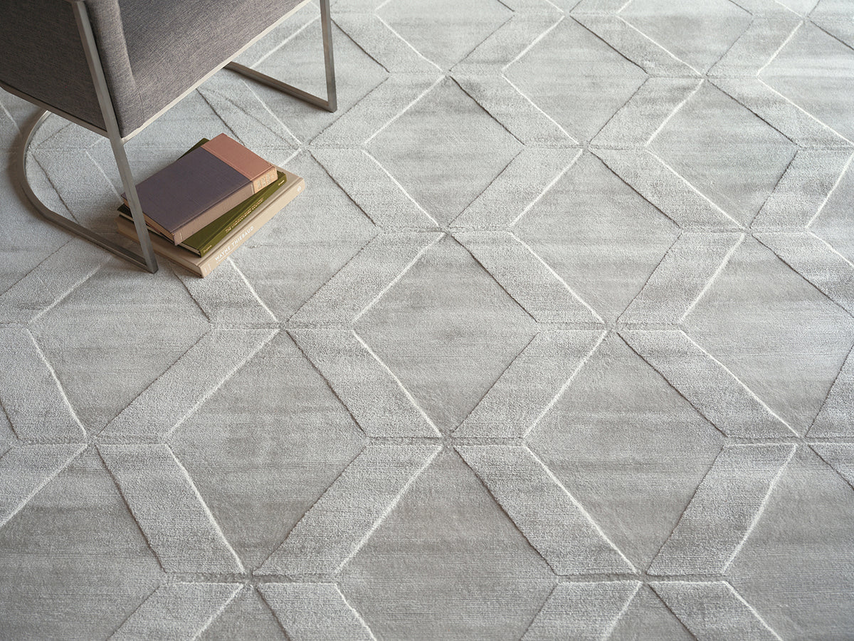 Nell Modern Light Silver Patterned Area Rug - Elegance Collection
