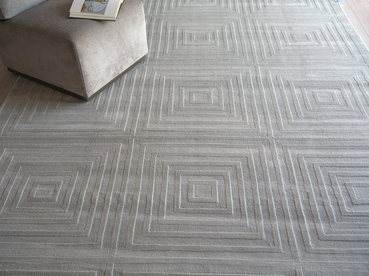 Ollie Modern Light Silver Patterned Area Rug - Elegance Collection