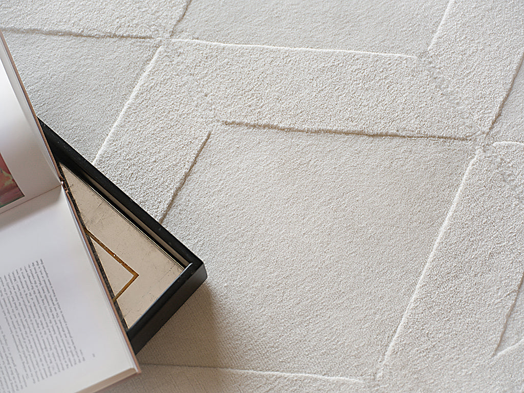 Nell Modern White Patterned Area Rug - Elegance Collection