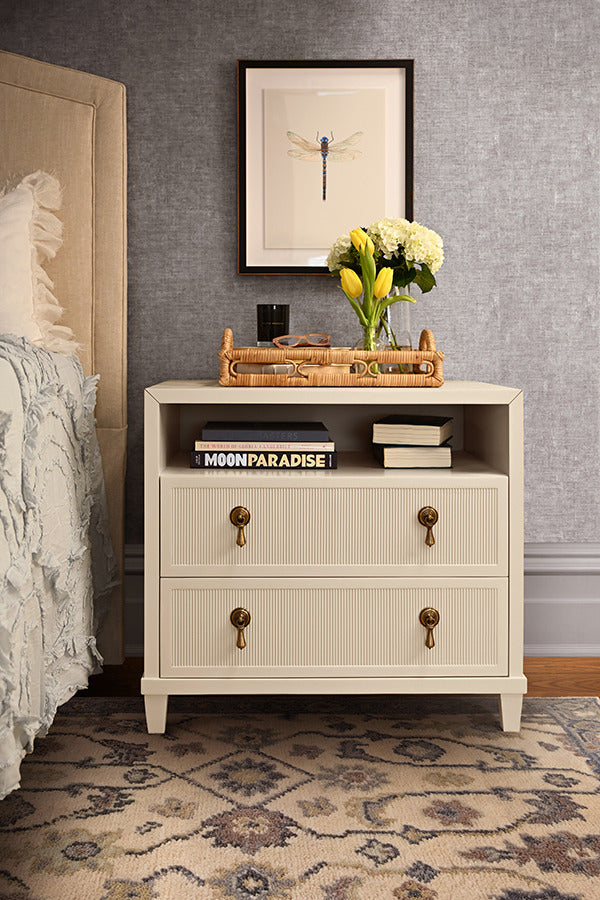 Isla 32.5" Antique White Nightstand/End Table