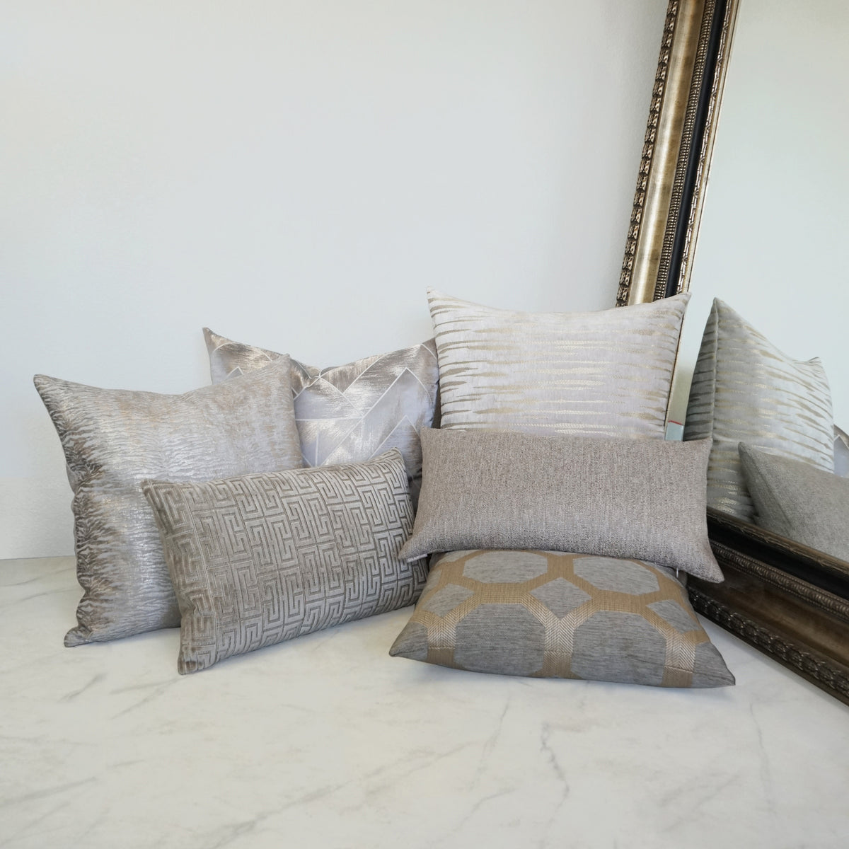Damone Superior Quality Luxurious Fog Pillow