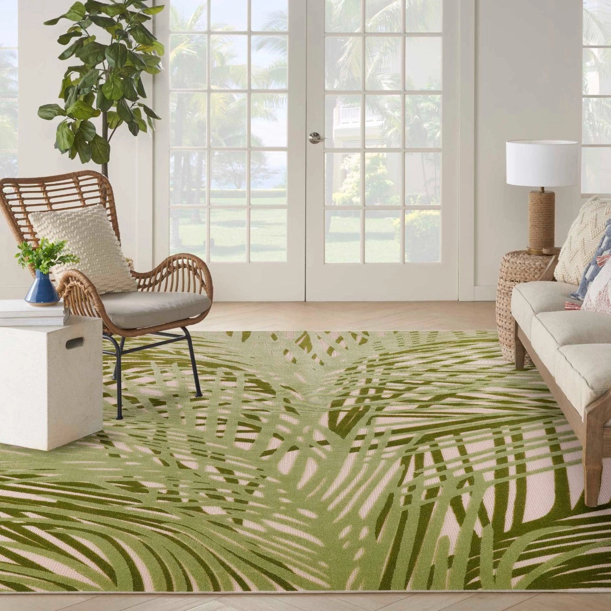 Annitra Indoor/Outdoor Ivory & Green Area Rug - Elegance Collection