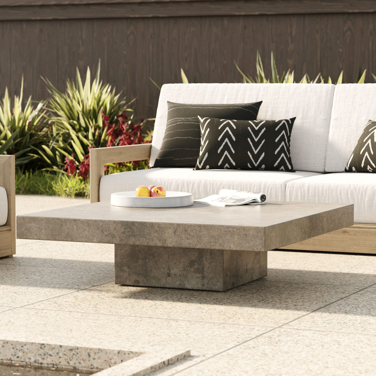 Barts Indoor/Outdoor Modern Concrete Coffee Table