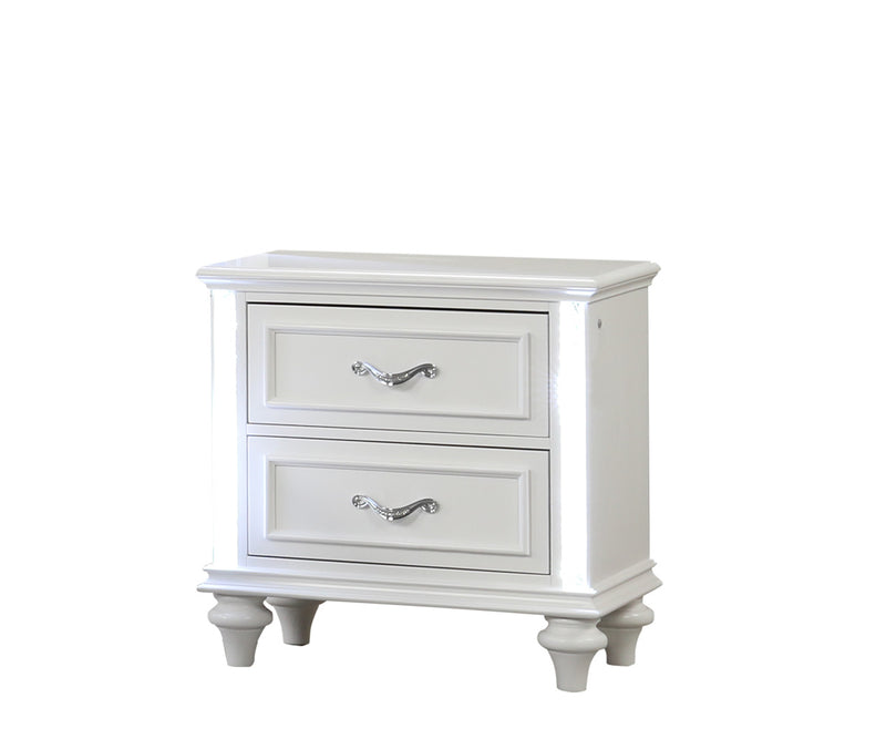 Goldie White Nightstand