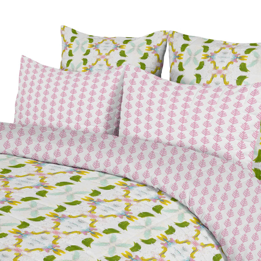 Delia Abstract Reversable Twin Comforter Set (3 Piece Set)