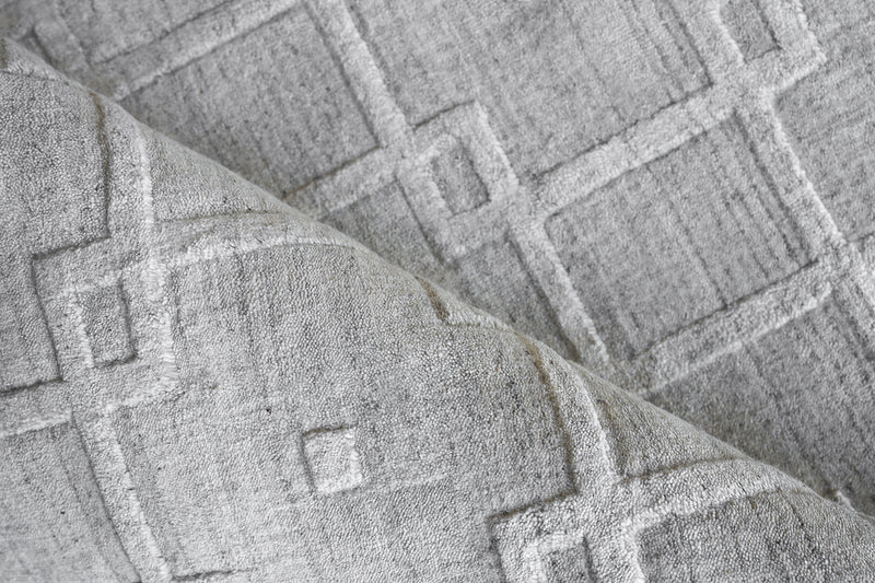 Cleo Modern Light Silver Area Rug - Elegance Collection