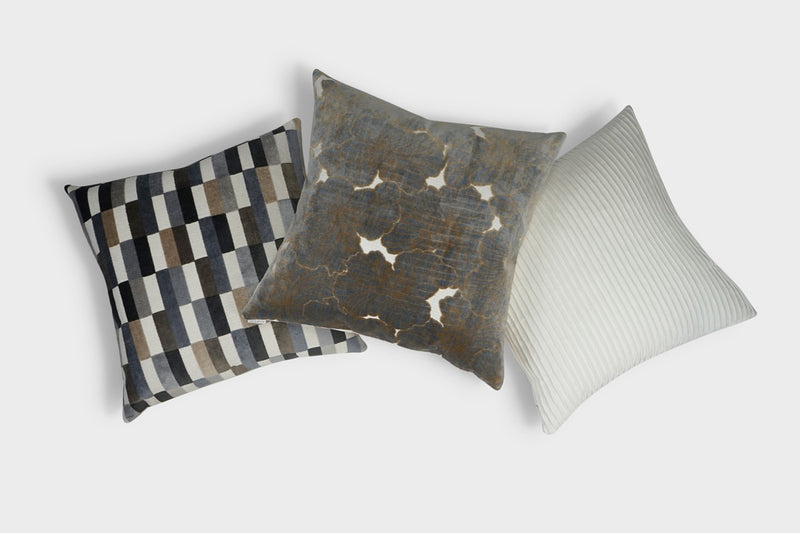 Deor Superior Quality Luxurious Gilt Pillow