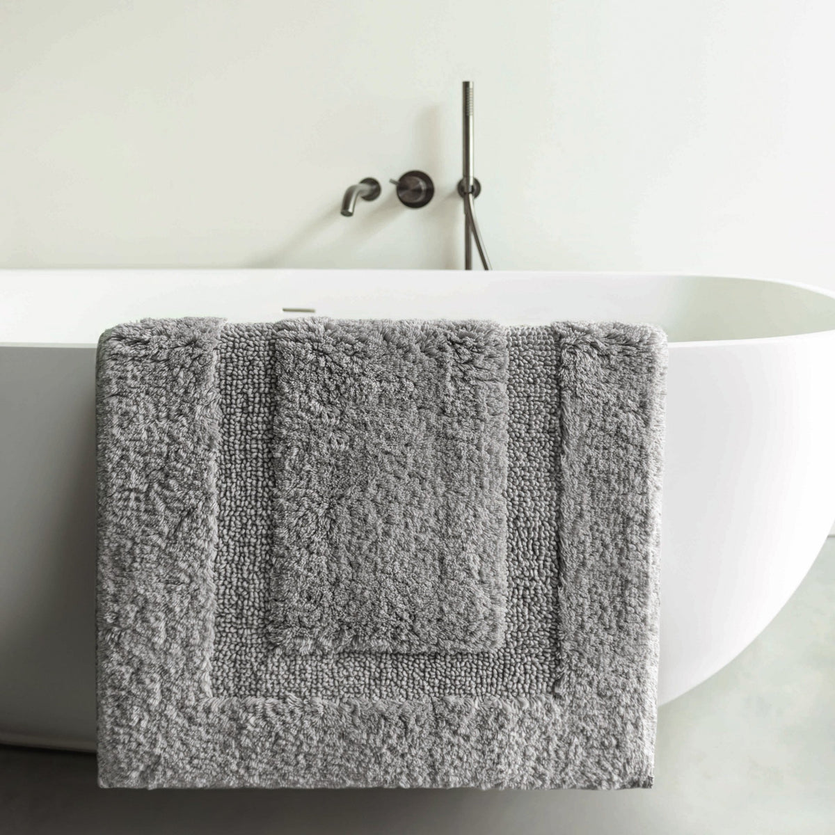 Classic Silver Luxury Bath Rug