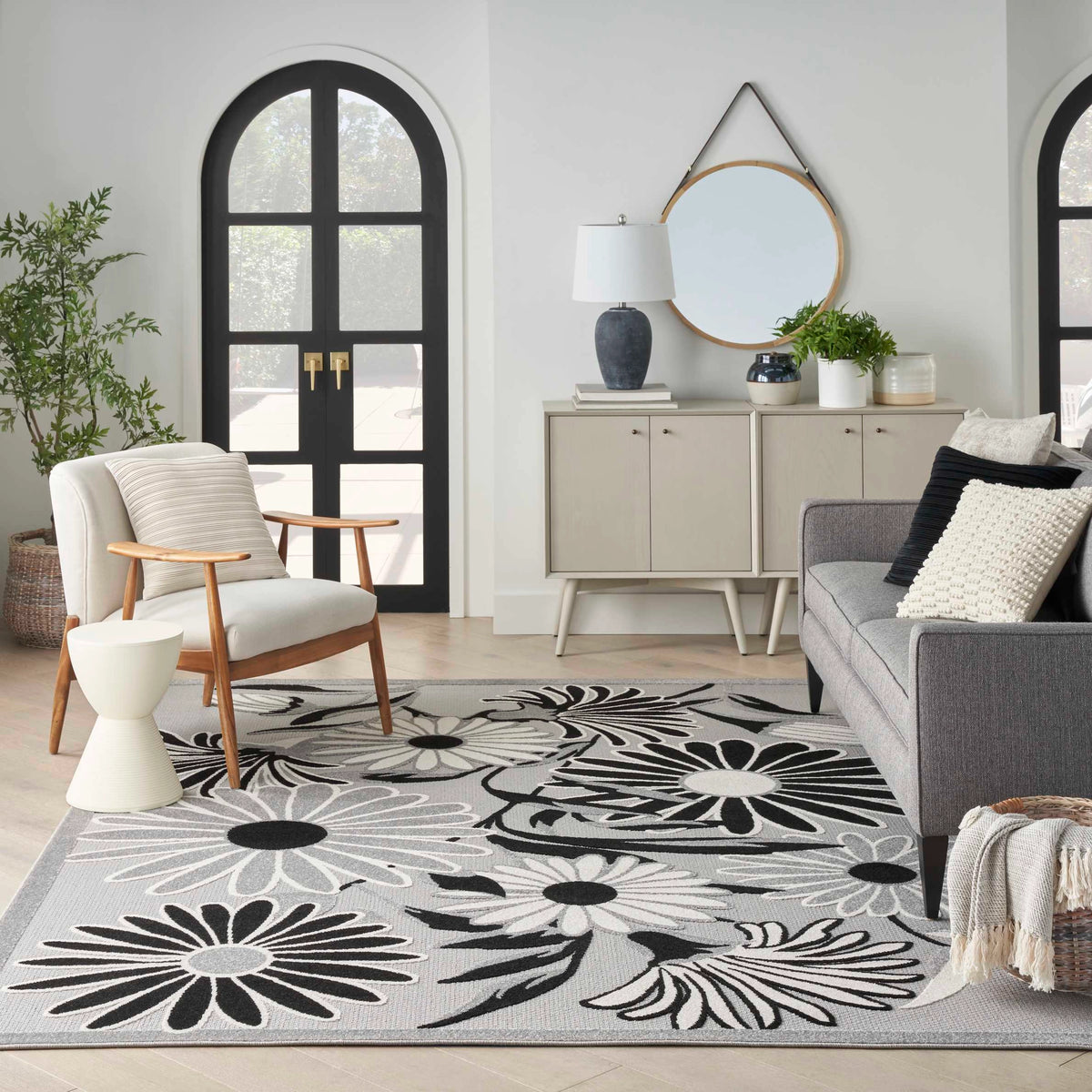 Annitra Indoor/Outdoor Black & White Flowers Area Rug - Elegance Collection