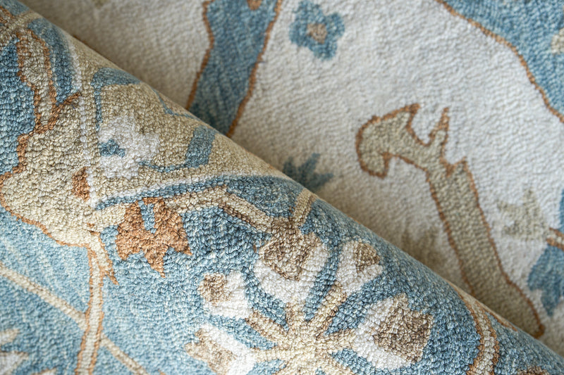 Nell Ivory/ Light Blue Motif Luxury Area Rug
