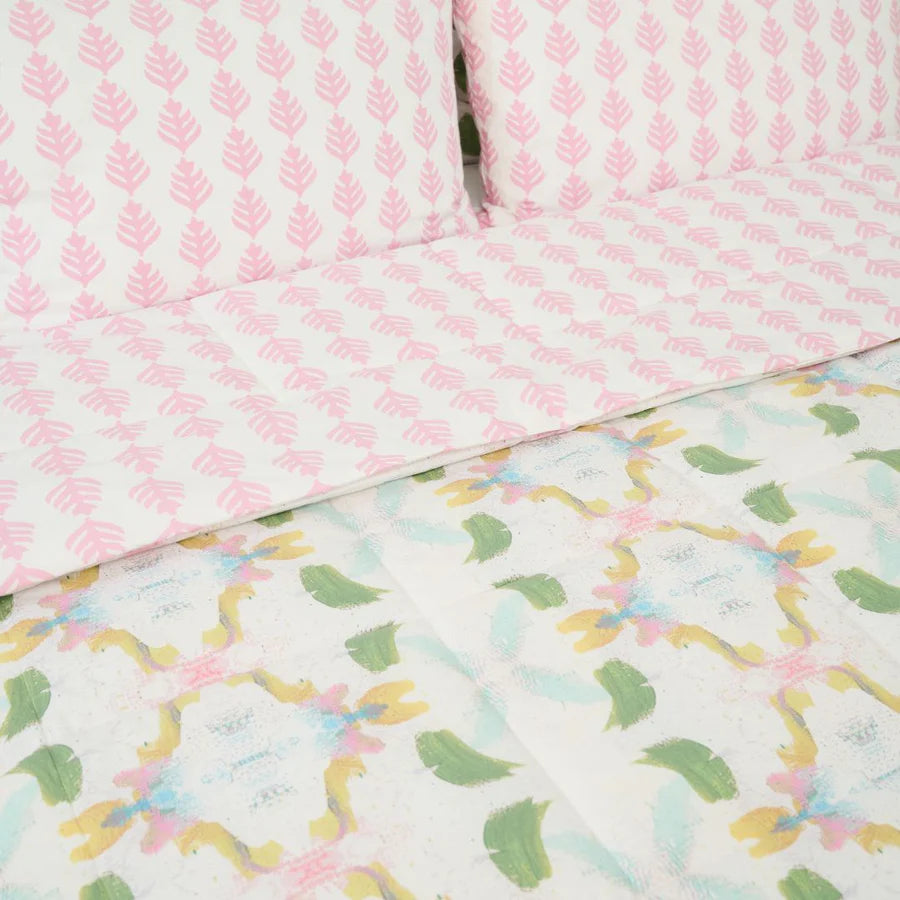 Delia Abstract Reversable Twin Comforter Set (3 Piece Set)