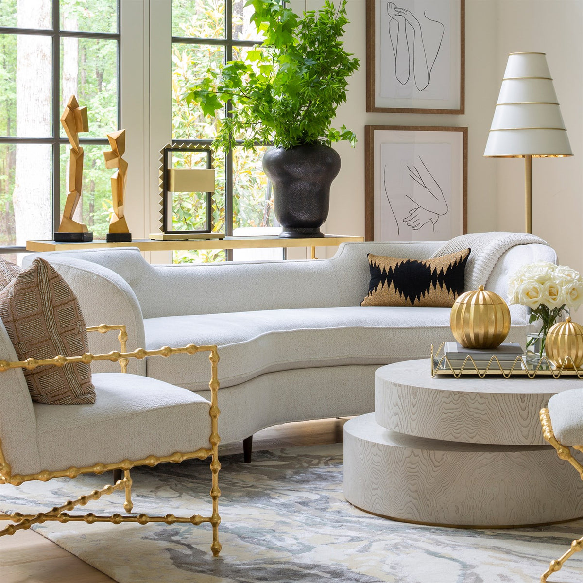 Lauren 89.5 Stylishly Curved Sofa With Legs