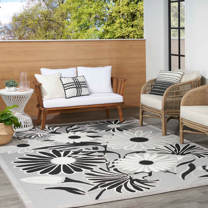 Annitra Indoor/Outdoor Black & White Flowers Area Rug - Elegance Collection