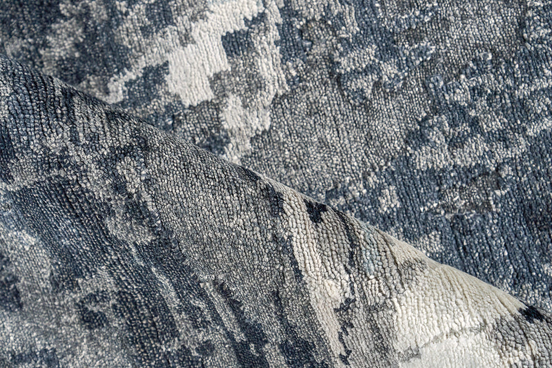Audrina Silver/Dark Grey Artist's Area Rug