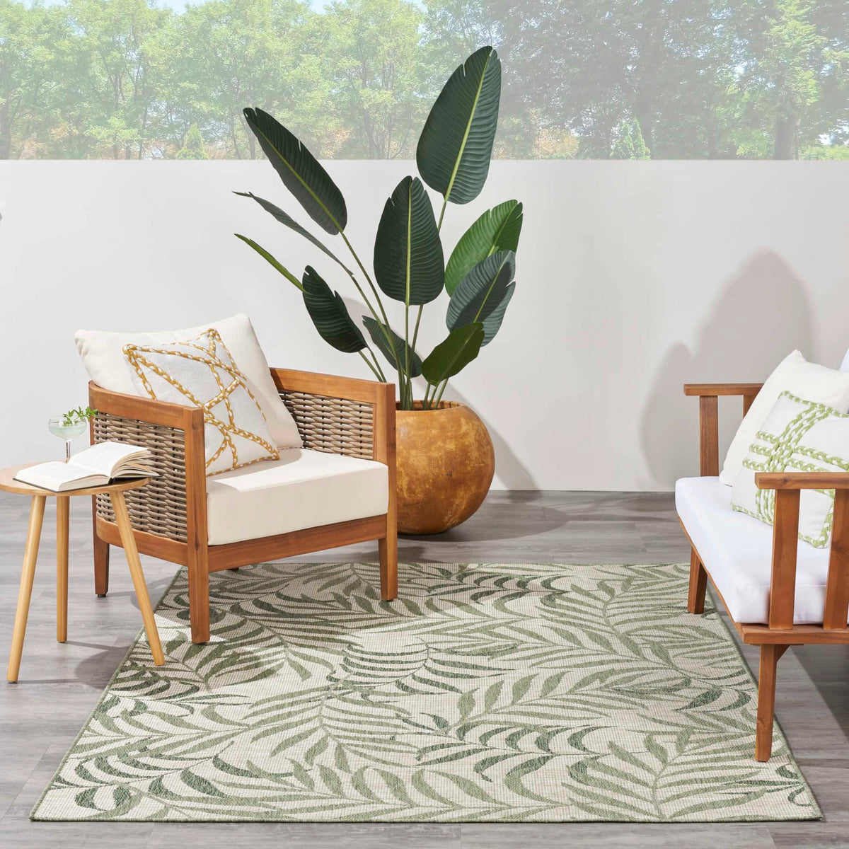 Annaleisa Indoor/Outdoor Ivory & Green Leaves Area Rug - Elegance Collection