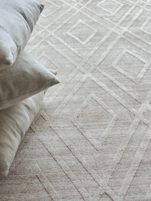 Cleo Modern Beige Area Rug - Elegance Collection