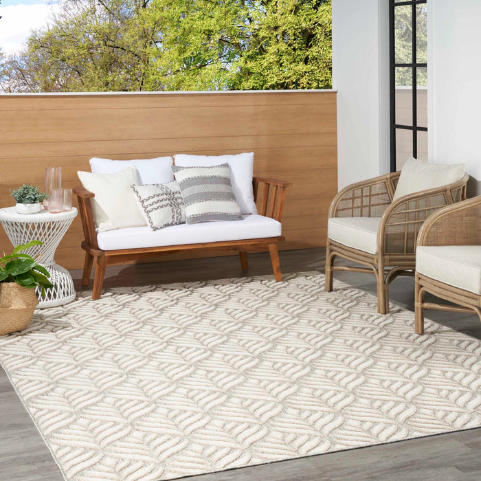 Annitra Indoor/Outdoor Ivory & Grey Patterned Area Rug - Elegance Collection