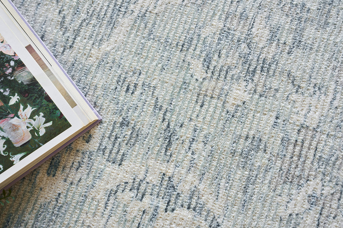 Heritage Ivory/Blue Luxury Area Rug