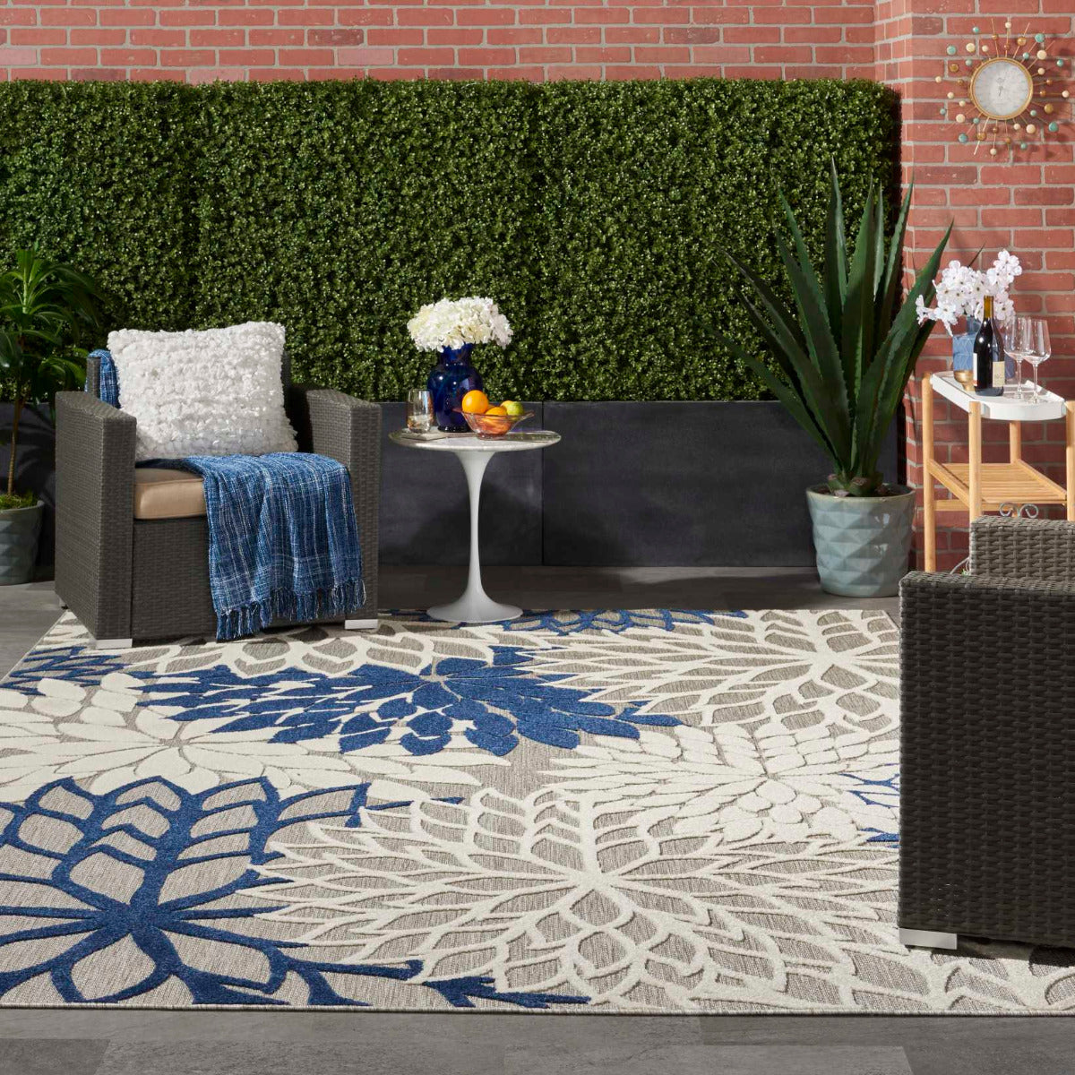 Annitra Indoor/Outdoor Ivory & Navy Area Rug - Elegance Collection