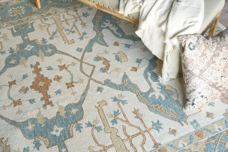 Nell Ivory/ Light Blue Motif Luxury Area Rug