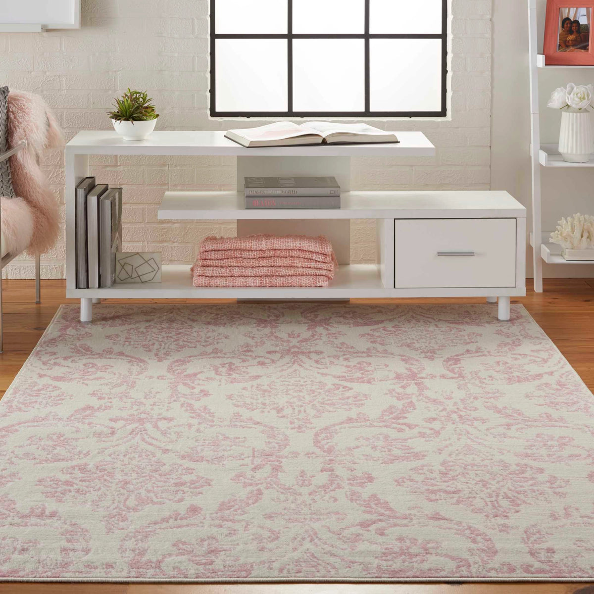 Southern Charm Ivory/Pink Demask Area Rug