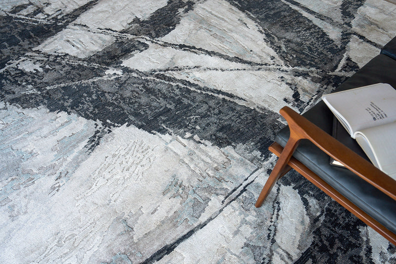 Audrina Silver/Dark Grey Artist's Area Rug
