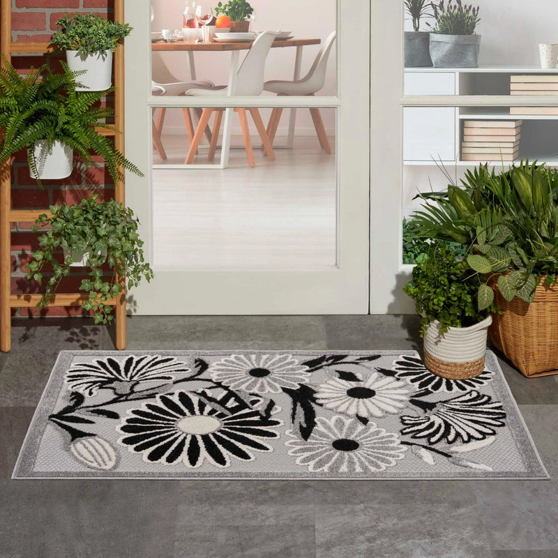 Annitra Indoor/Outdoor Black & White Flowers Area Rug - Elegance Collection