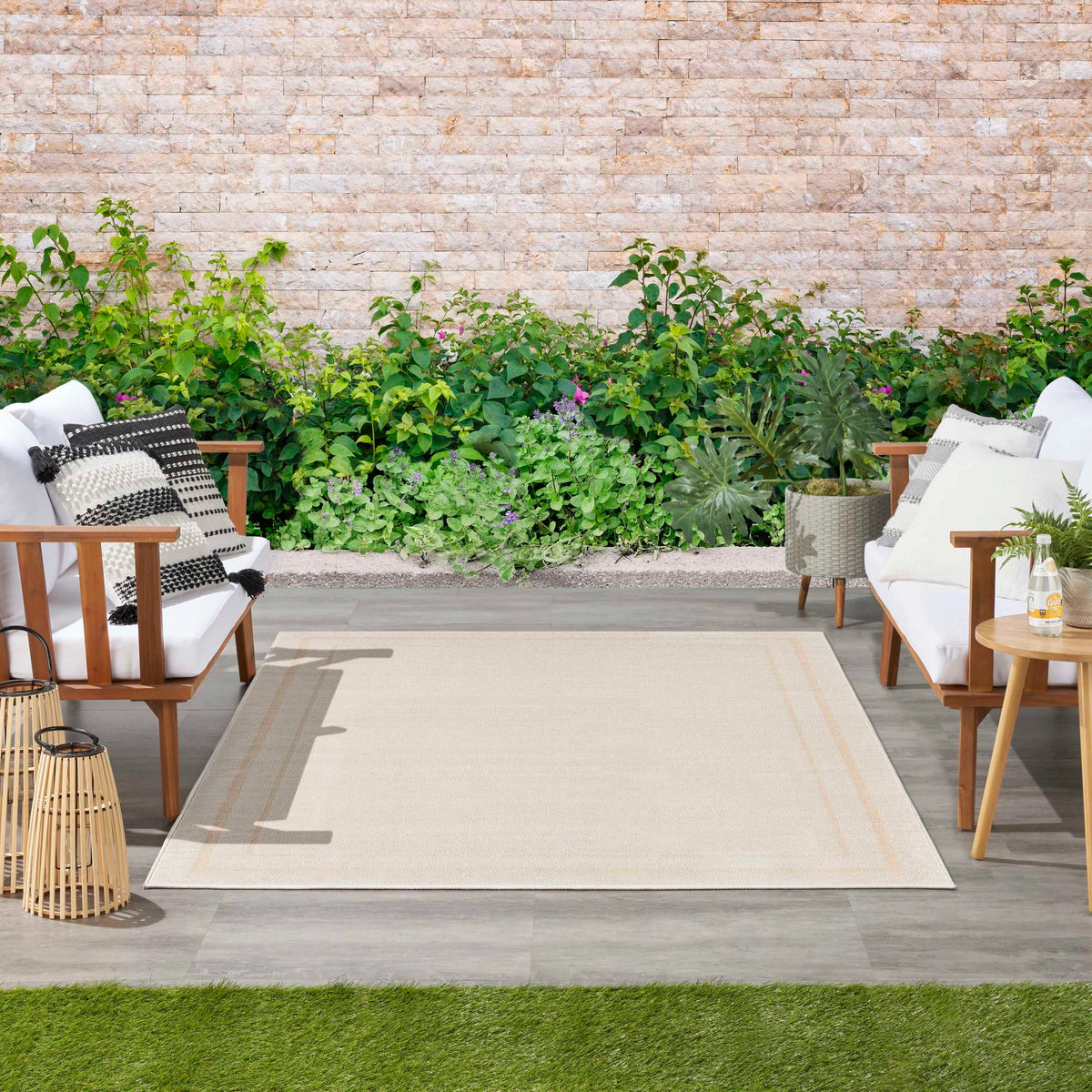 Ainslee Indoor/Outdoor Ivory & Gold Area Rug - Elegance Collection