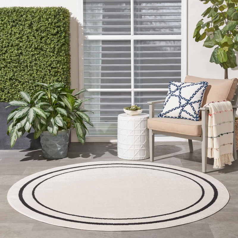 Ainslee Indoor/Outdoor Ivory & Black Area Rug - Elegance Collection