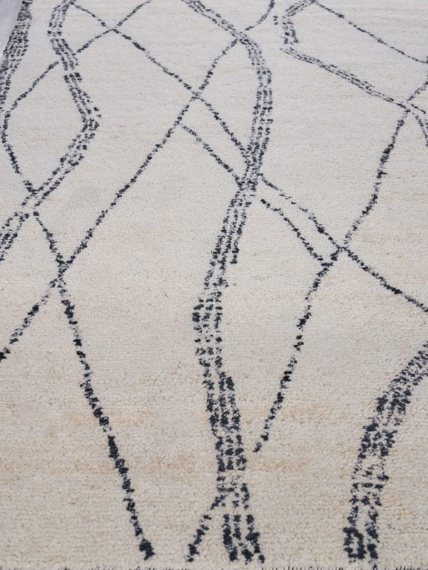 Montana Handmade Wool Ivory/Black Area Rug - Elegance Collection