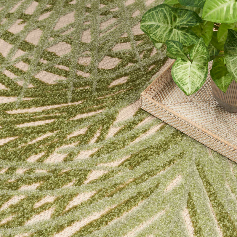 Annitra Indoor/Outdoor Ivory & Green Area Rug - Elegance Collection