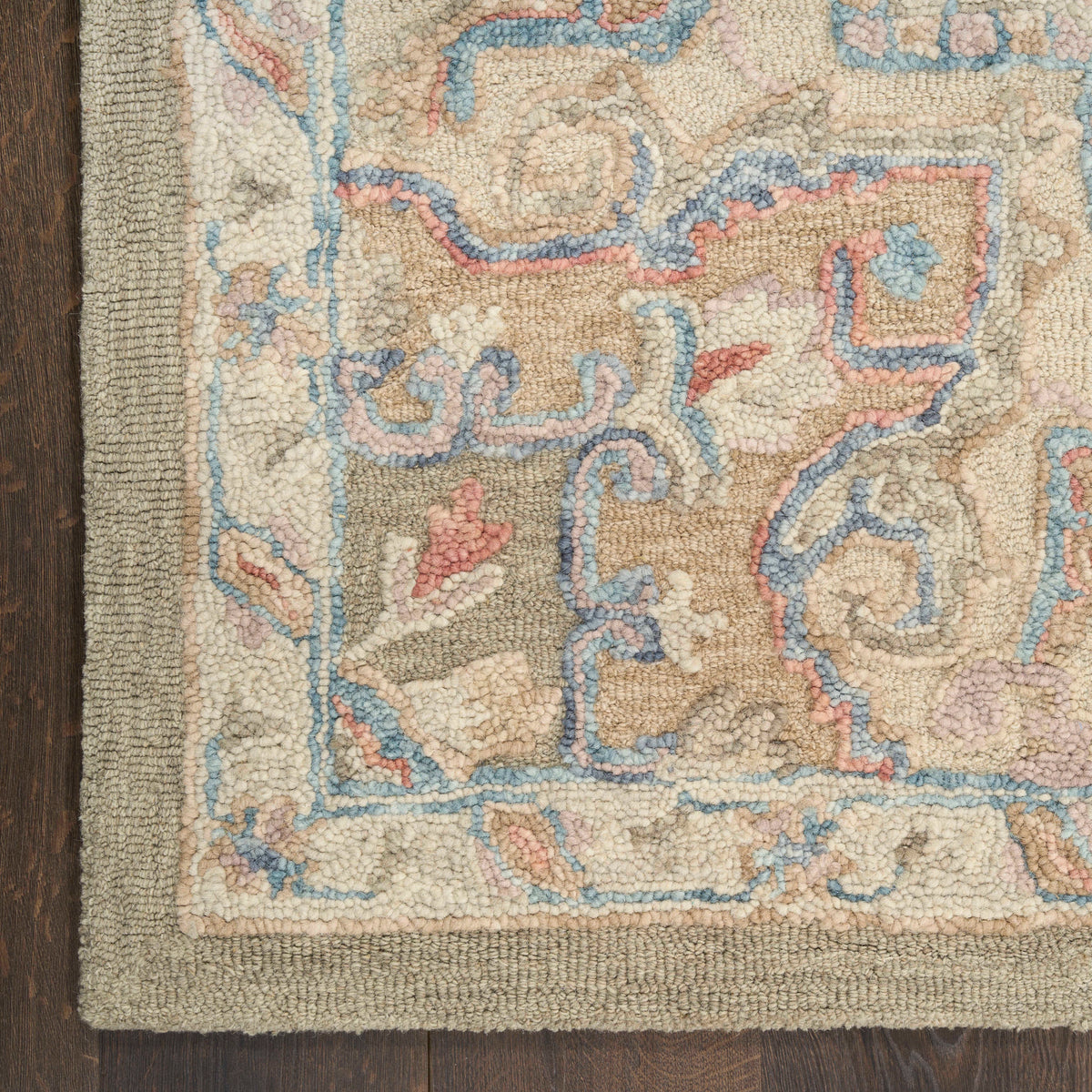 Goldie Green Ivory Wool Persian Style Area Rug