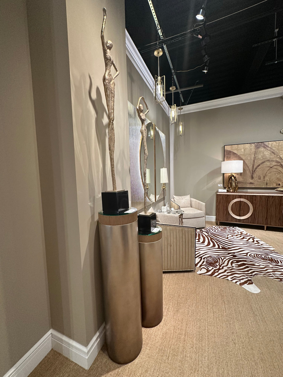 Josephina Ombre Pedestal (2 Sizes Available)