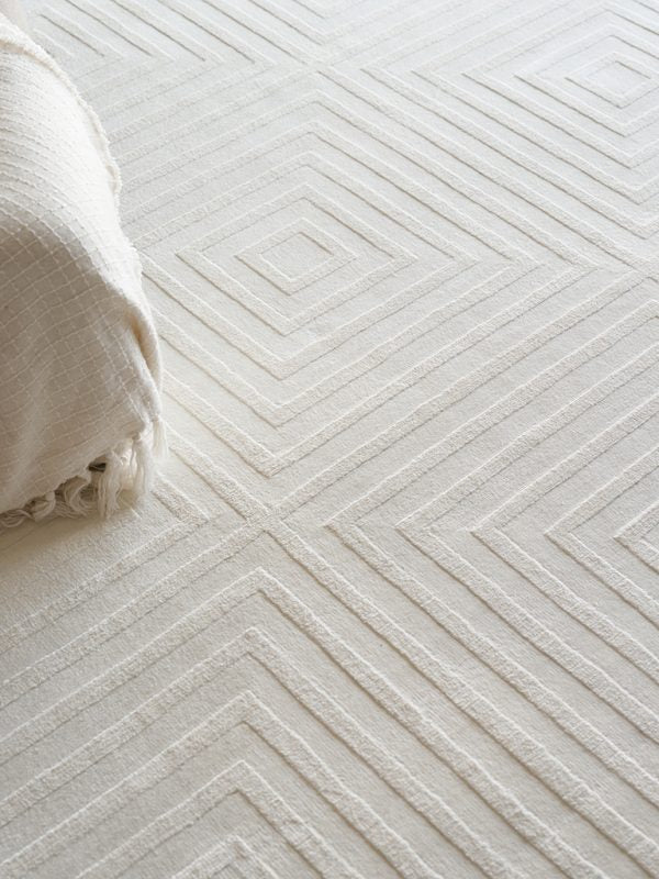 Ollie Modern White Patterned Area Rug - Elegance Collection