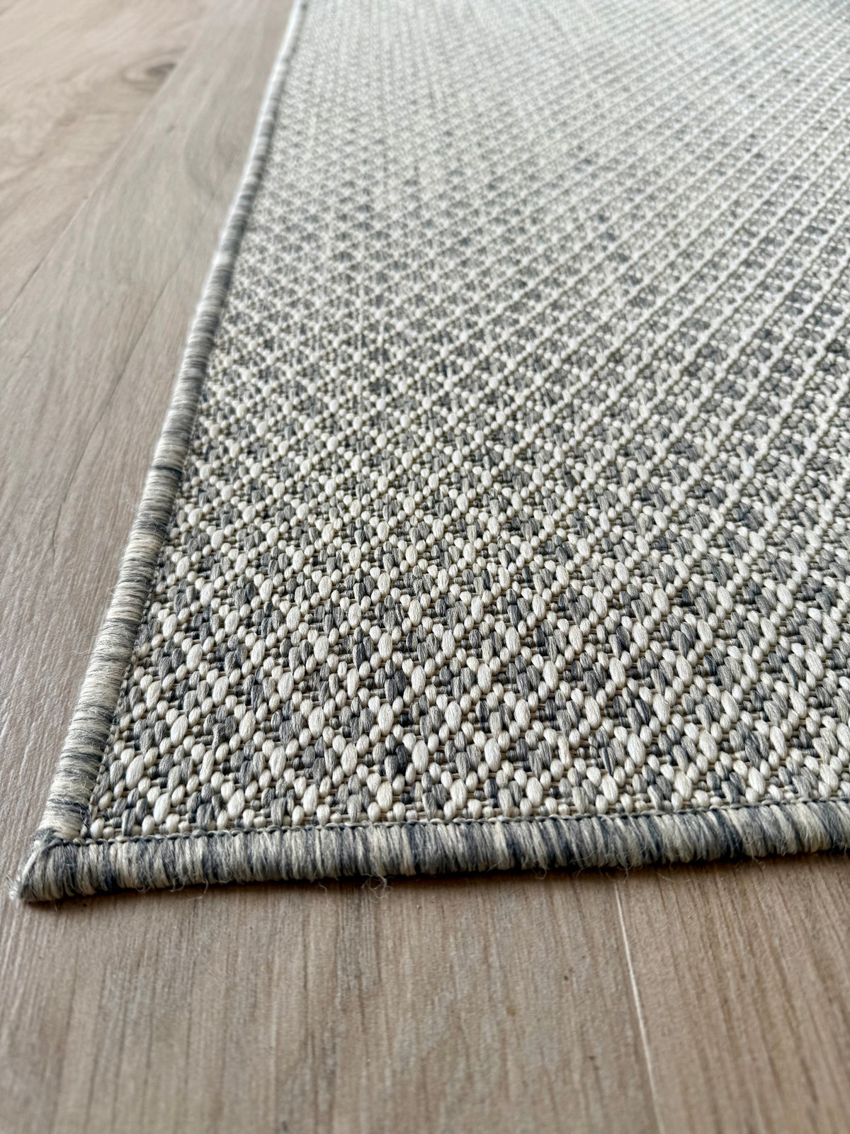 Terrace Ivory/Silver Indoor & Outdoor Area Rug - Elegance Collection