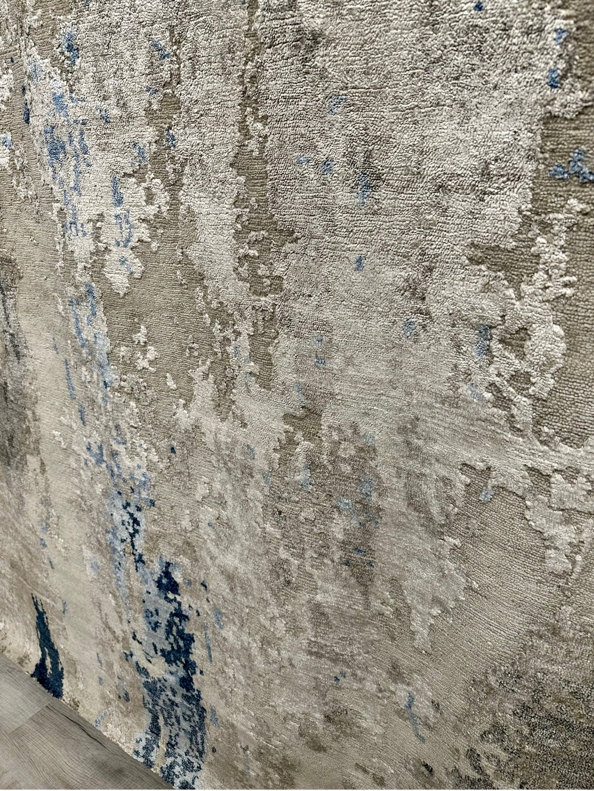 Ella Silver/Ivory/Blue Luxury Area Rug - Elegance Collection