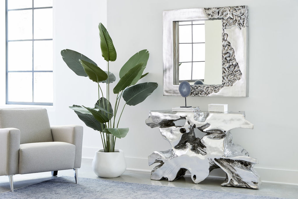 Wyn Silver Leaf Console