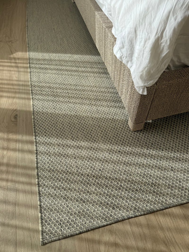 Terrace Ivory/Silver Indoor & Outdoor Area Rug - Elegance Collection