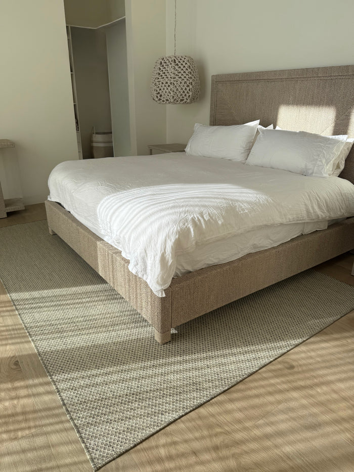 Terrace Ivory/Silver Indoor & Outdoor Area Rug - Elegance Collection